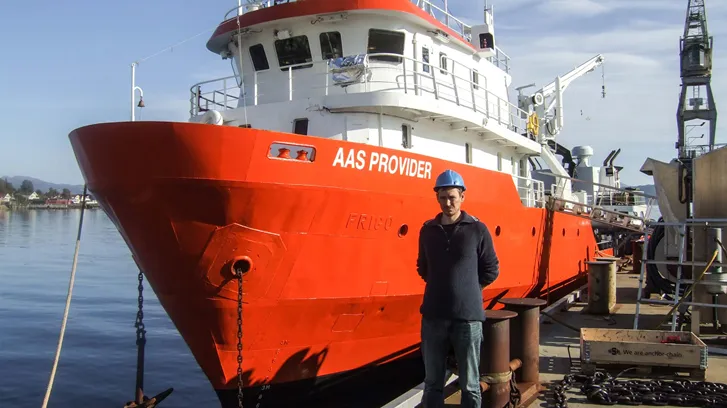 Alexander-Aas-og-det-nye-fart%C3%B8yet-Aas-Provider-er-klare-for-%C3%A5-bekjempe-lusa-med-fart%C3%B8yet-Aas-Provider-som-kan-avluse-150-tonn-laks-per-time_-FOTO-Aas-Kystservice